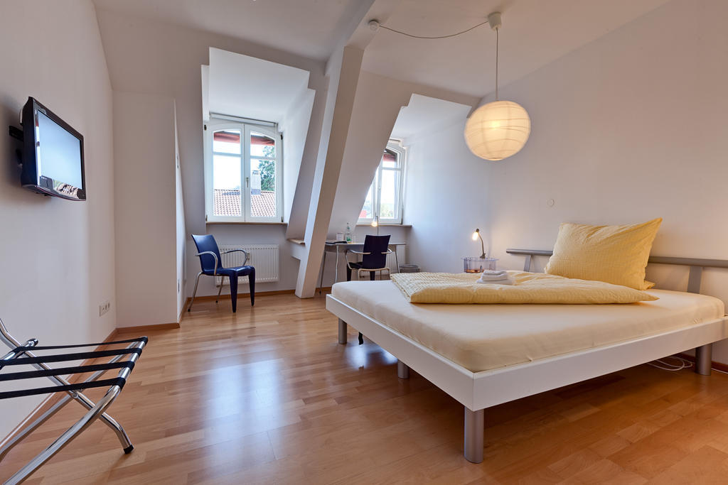 Pensionsieben Das Andere Hotel Lörrach Стая снимка